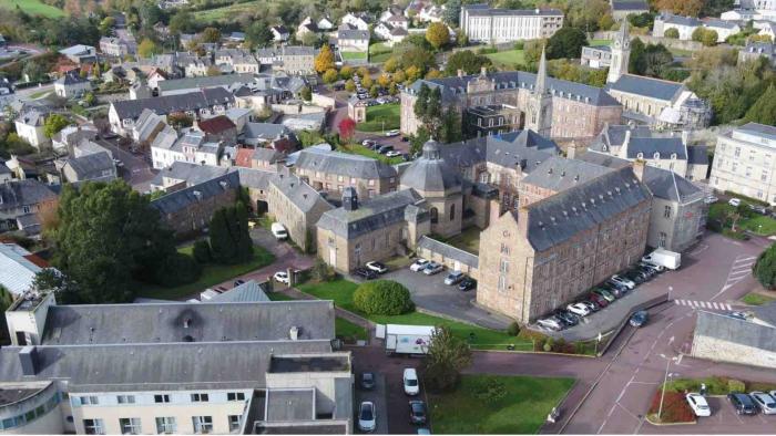 Programme dandeacute;ficit foncier - dficit foncier coutances - l'ancien htel dieu coutances (50)